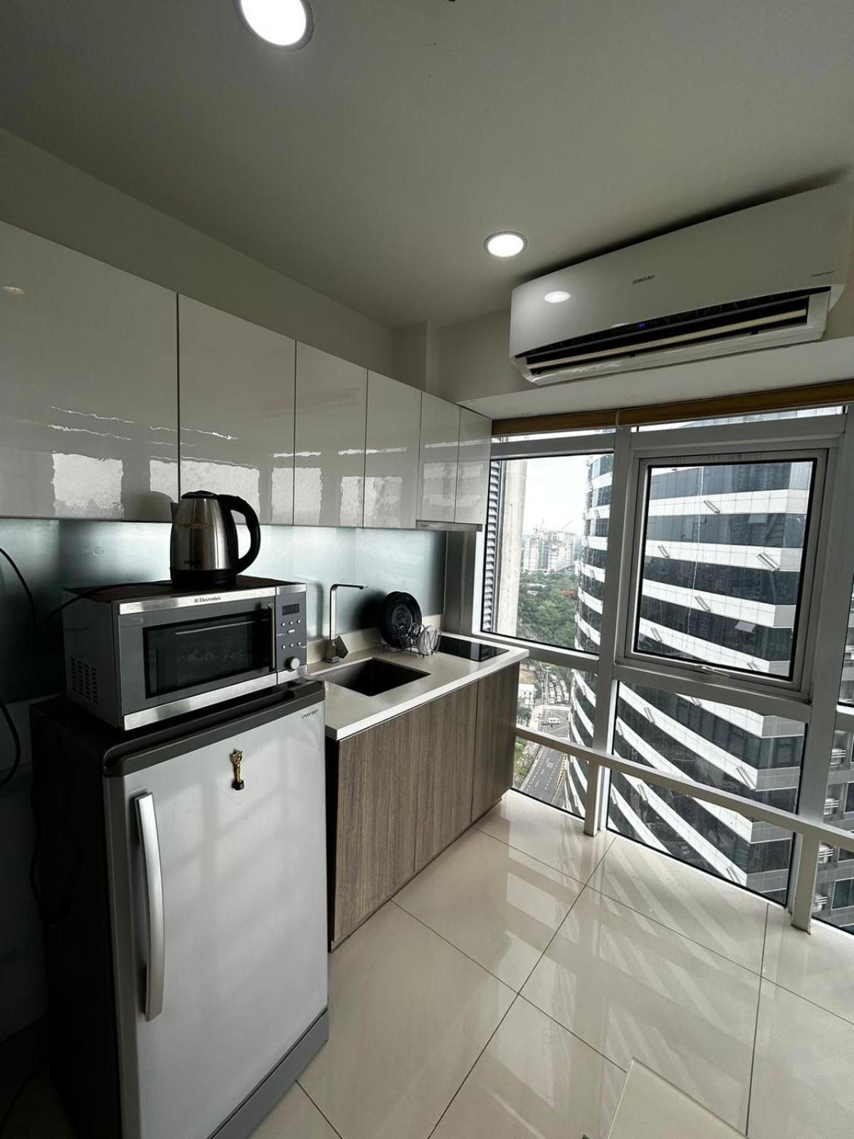 Oasis Regency @ Fort Victoria Bgc Taguig Eksteriør billede