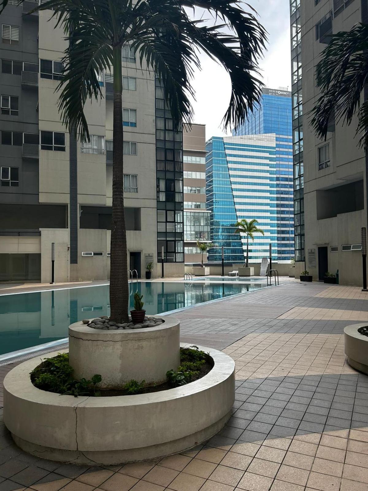 Oasis Regency @ Fort Victoria Bgc Taguig Eksteriør billede
