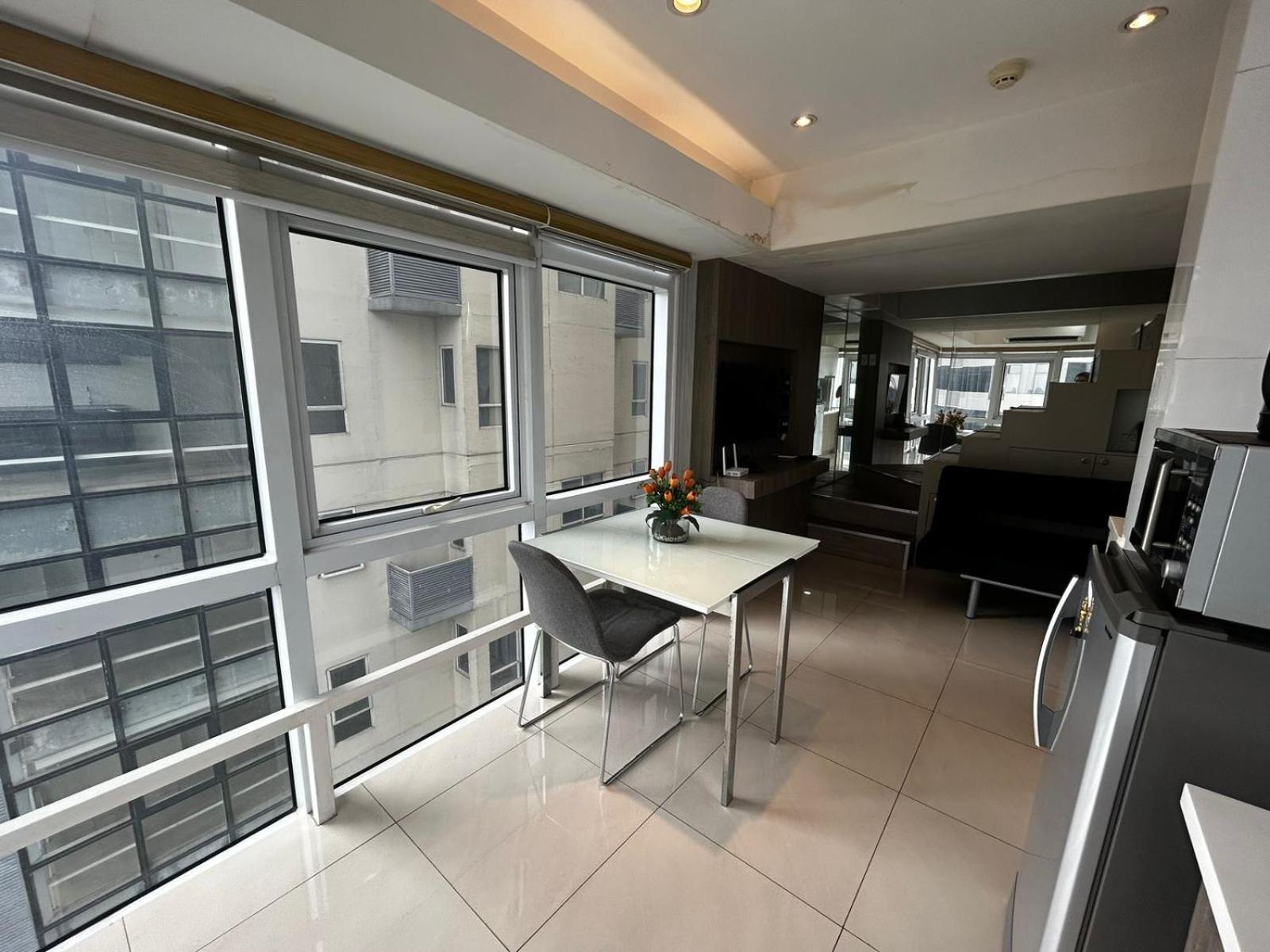 Oasis Regency @ Fort Victoria Bgc Taguig Eksteriør billede