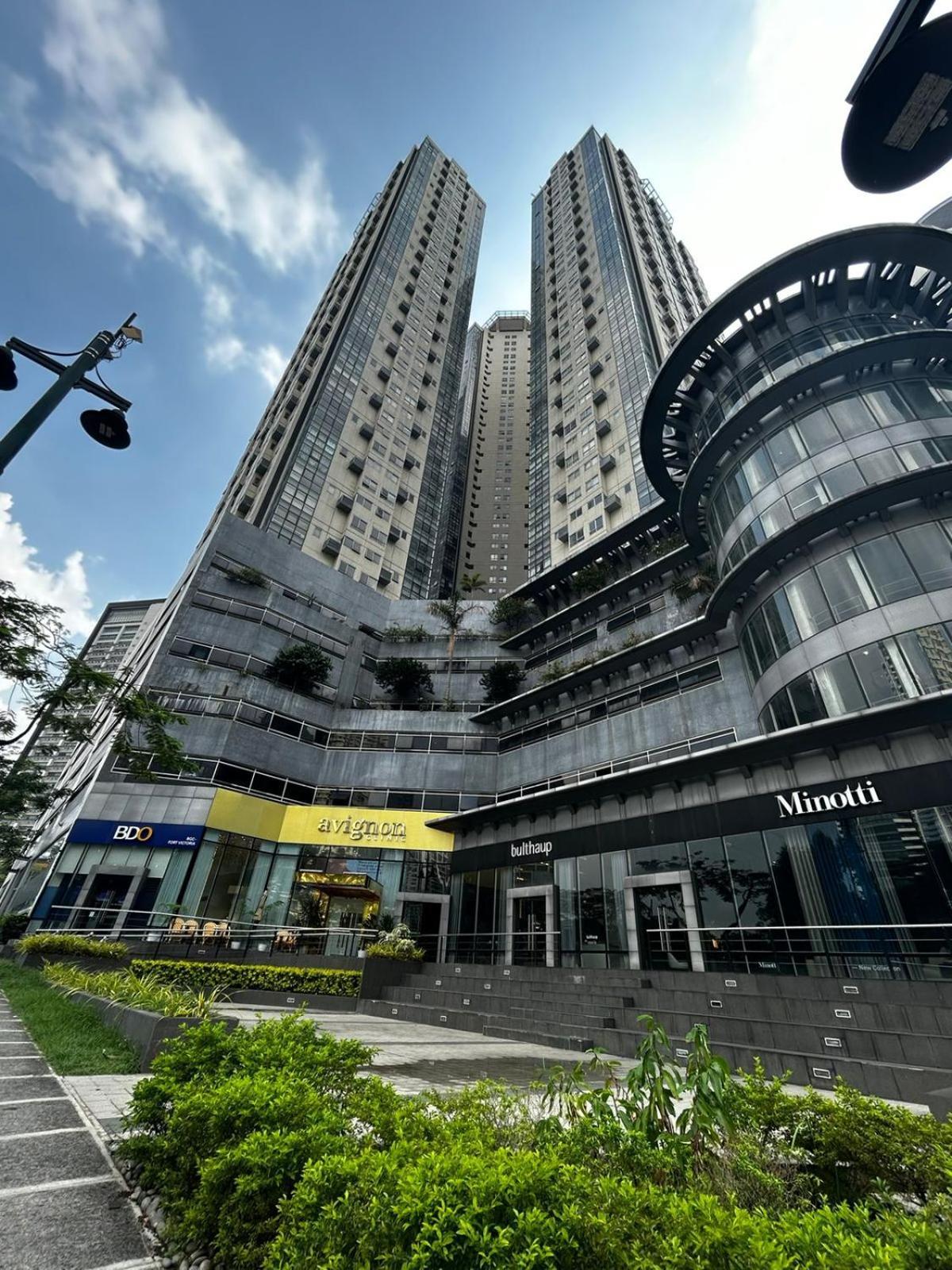 Oasis Regency @ Fort Victoria Bgc Taguig Eksteriør billede