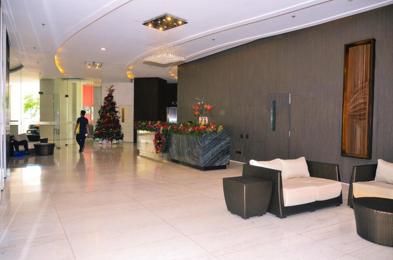 Oasis Regency @ Fort Victoria Bgc Taguig Eksteriør billede
