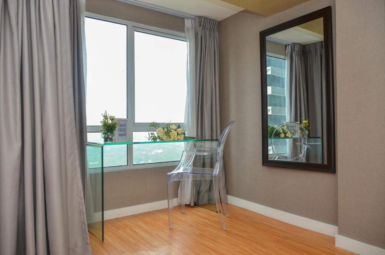 Oasis Regency @ Fort Victoria Bgc Taguig Eksteriør billede