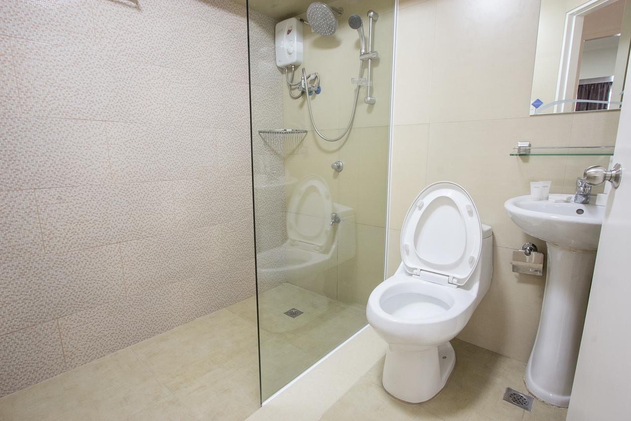 Oasis Regency @ Fort Victoria Bgc Taguig Eksteriør billede