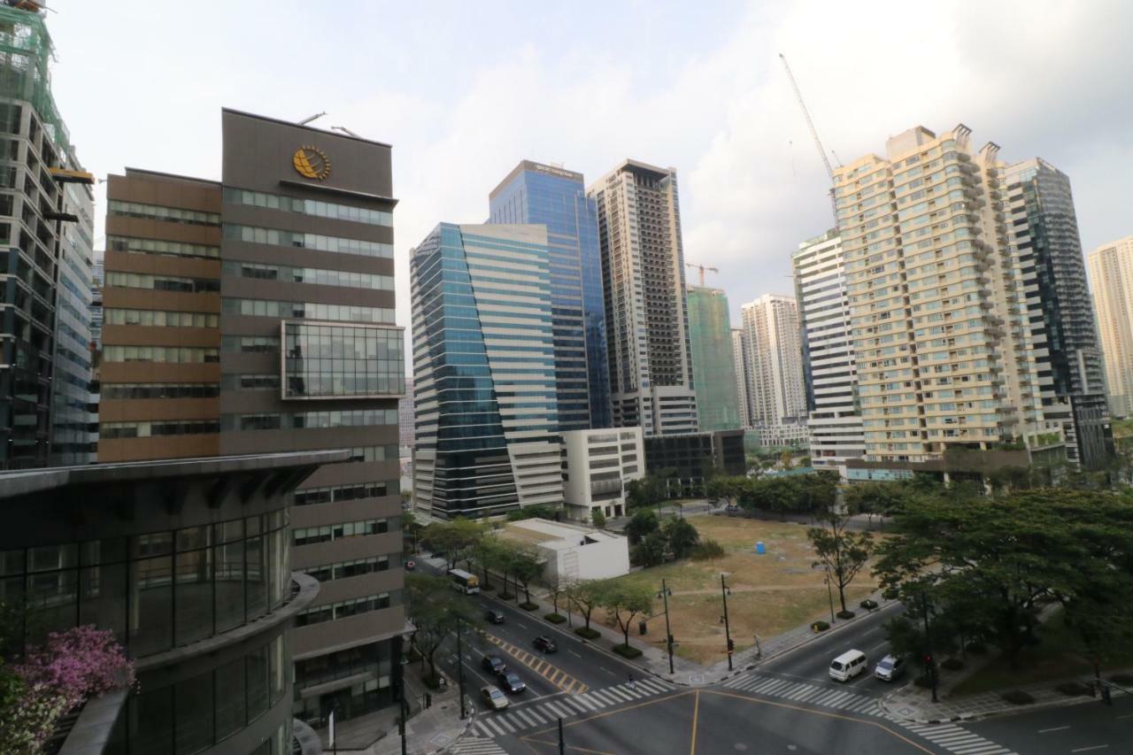 Oasis Regency @ Fort Victoria Bgc Taguig Eksteriør billede